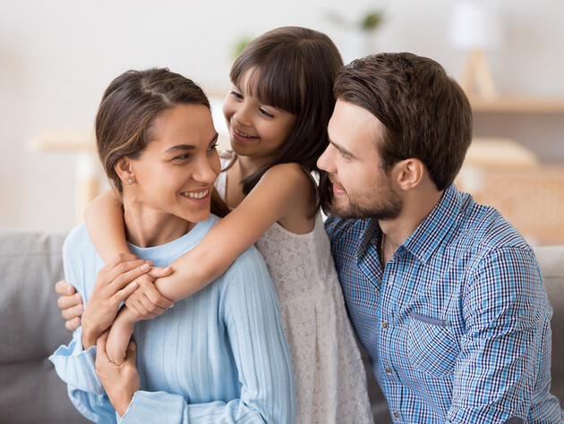 Фонд Рината Ахметова помог 11 тыс. детей-сирот найти семью