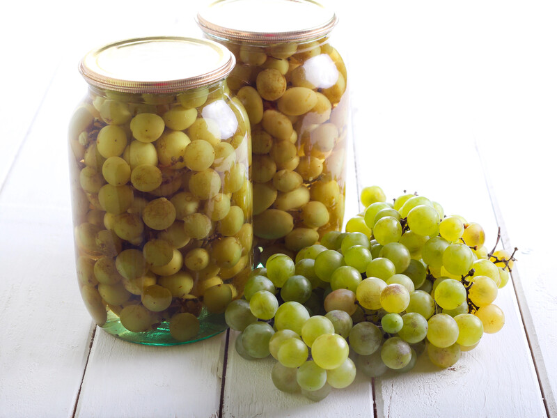 После такого маринования виноград не отличить от оливок. Рецепт от победительницы 