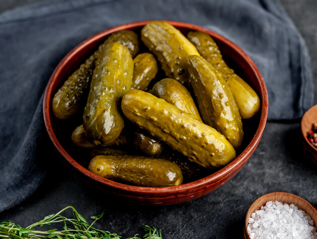 Додайте це в кожну банку – і огірки будуть дуже хрумкими і смачними. Швидкий рецепт