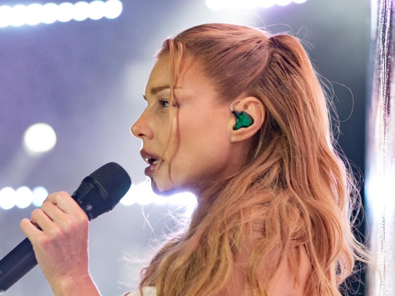 Тина Кароль больше не блондинка. Как теперь выглядит звезда и что об этом говорят ее поклонники