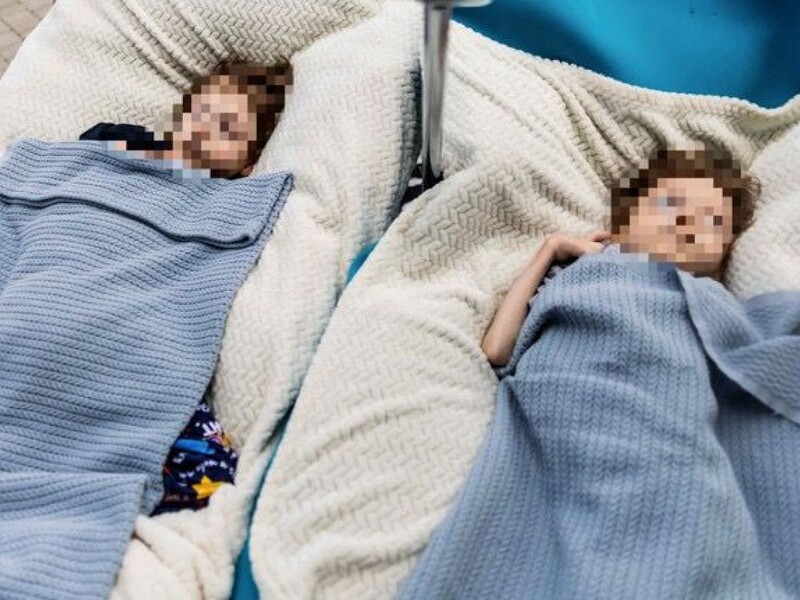 В прифронтовом Покровске 10-летний мальчик год ухаживал за двумя братьями с тяжелым заболеванием