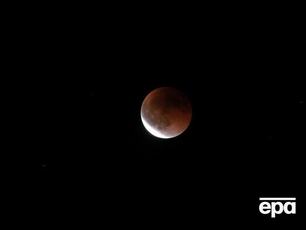 Луна отдаляется от Земли. Ученые рассказали, чем это грозит