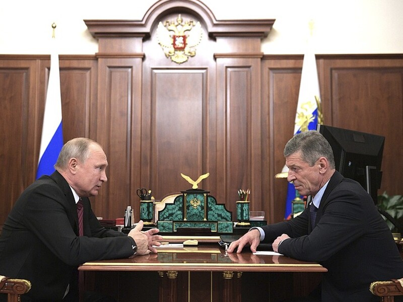 "По собственному желанию". Путин уволил замглавы АП Козака, который курировал оккупированный Донбасс