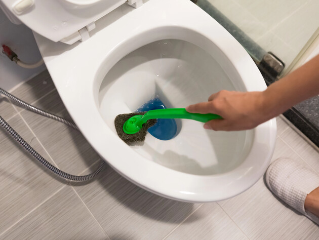 Насипте це в унітаз – і він пахнутиме свіжістю й сяятиме чистотою. Перевірений лайфхак