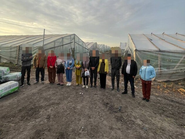 У Київській області в нелюдських умовах тримали 13 узбеків, серед підозрюваних китайці – прокуратура