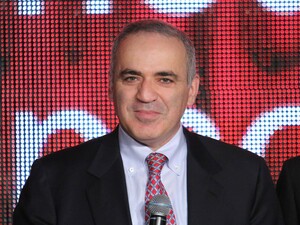 Бунт против Трампа, провал наступления РФ, что может спасти Путина. Интервью Бацман с Каспаровым. Видео