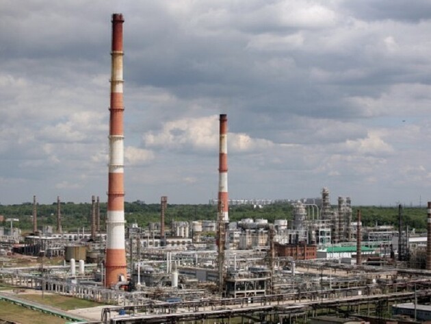 После атаки дронов на НПЗ в Самарской области РФ местные власти признали гибель четырех человек