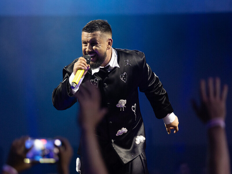 Monatik на своєму концерті прилаштував кепку за 50 тис. грн і об'єднав закоханих – найяскравіші моменти