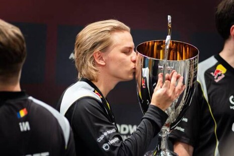 Вежливый спорт. Без разбитых голов, но с выигранным финалом и нервами из арматуры