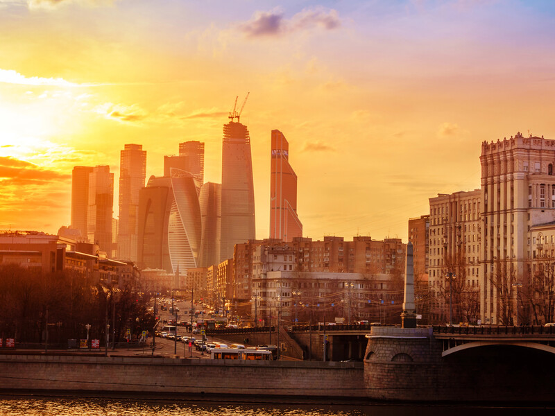 Москву атакують дрони, вибухи чутно в центрі міста. Мер уже прокоментував