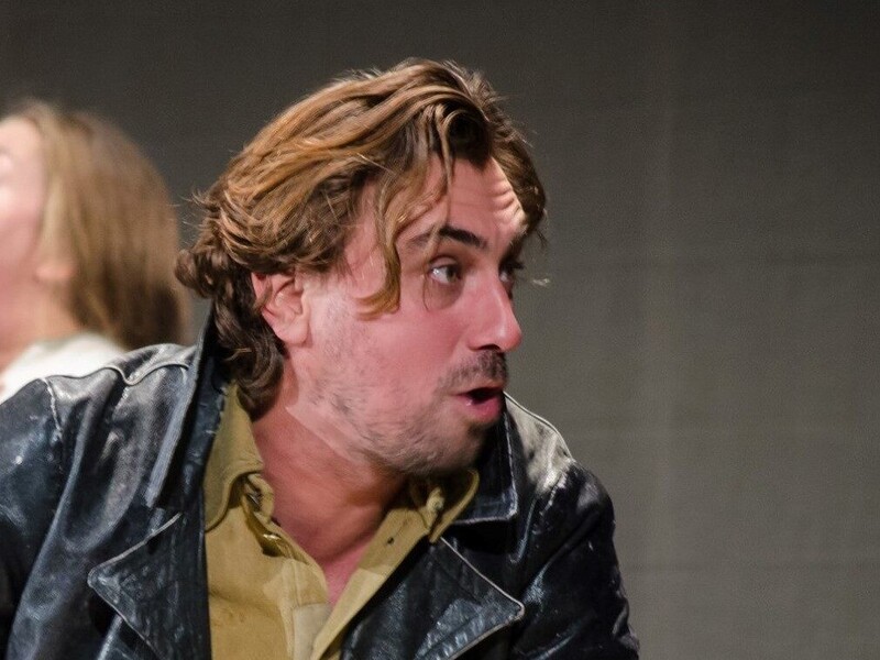 Жартівлива фраза відомого актора зняла напругу в залі й довела глядачів до реготу. Що сталося