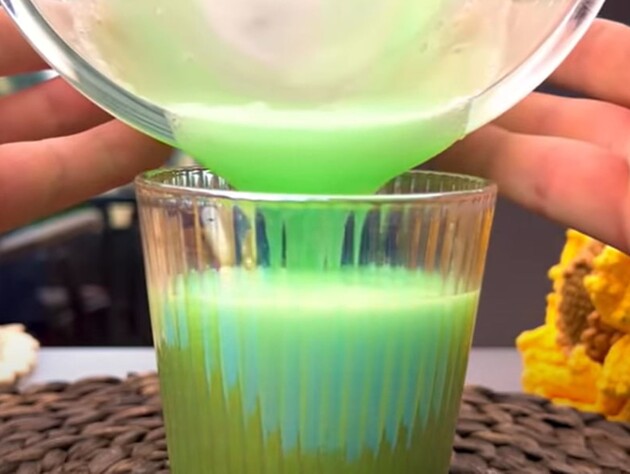 Розчиніть це у воді – і навіть старий унітаз здивує білосніжним сяйвом. Лайфхак для домашнього затишку