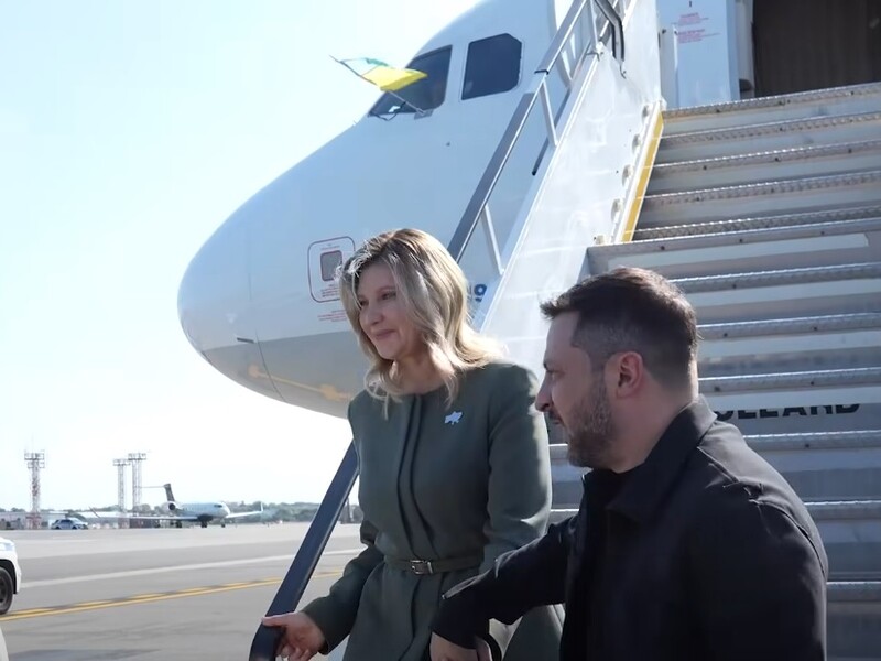 Зеленський оголосив, що він уже за океаном. Відео