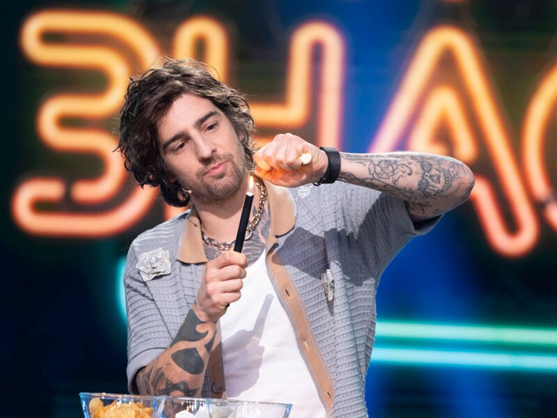 Замість браслетів – новенький Rolex. Скільки коштує годинник, який засвітив Dantes