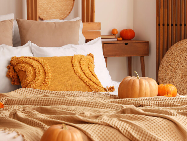 Як додати спальні осіннього затишку? Три кроки