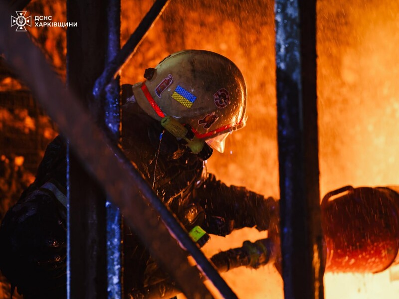 17 вибухів за годину. РФ у Харкові завдала удару по енергоінфраструктурі, частина міста без світла