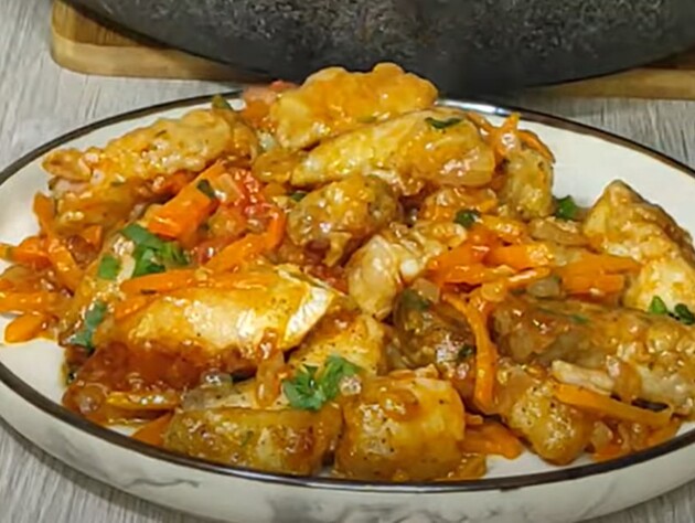 Протушите филе пиленгаса с этими овощами – и оно получится невероятно нежное и сочное. Рецепт