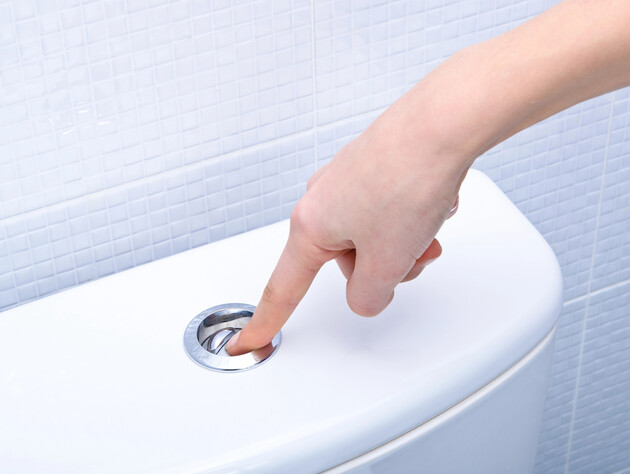 В Тернополе неисправный бачок в унитазе 