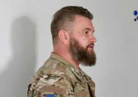 Чи розуміє курець, що його звичка шкідлива? Так. Порадить дітям курити? Ні. То навіщо їм російська?