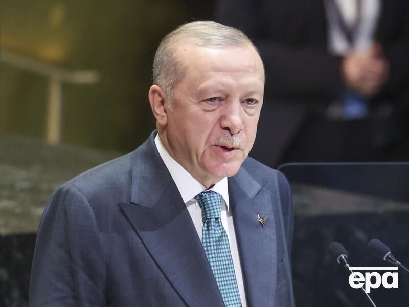 Ердогану довелося чекати посеред вулиці Нью-Йорка, поки проїде кортеж Трампа. Відео