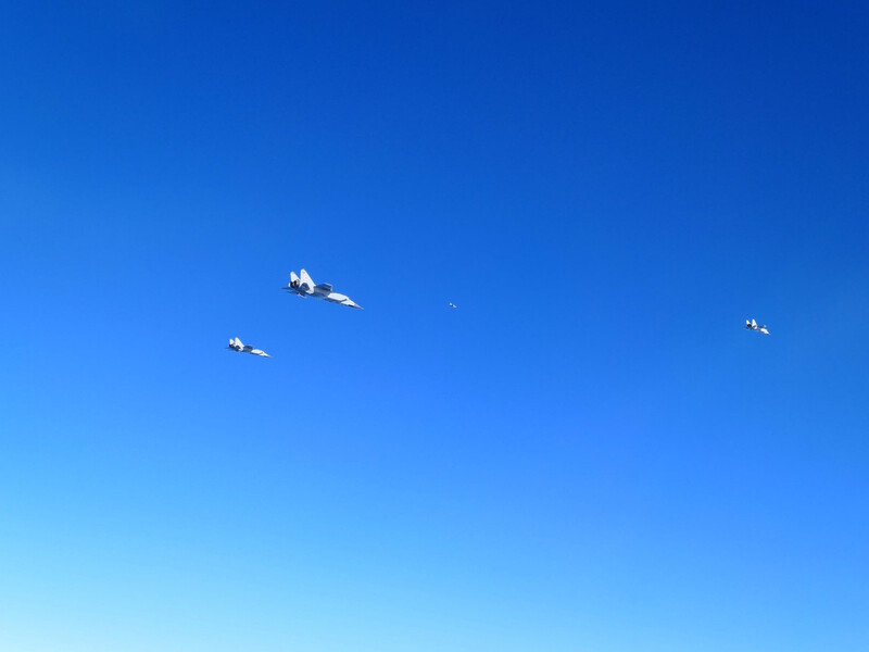 Венгерские истребители перехватили пять российских самолетов – НАТО