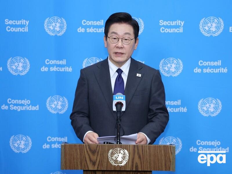 КНДР разрабатывает ракету, которая способна ударить по США ядерным оружием – президент Южной Кореи