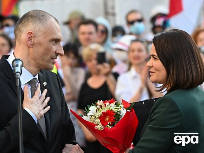 "Это же не Fox News". Муж отговаривал Тихановскую от интервью CNN, который "ненавидит" Трамп. Видео