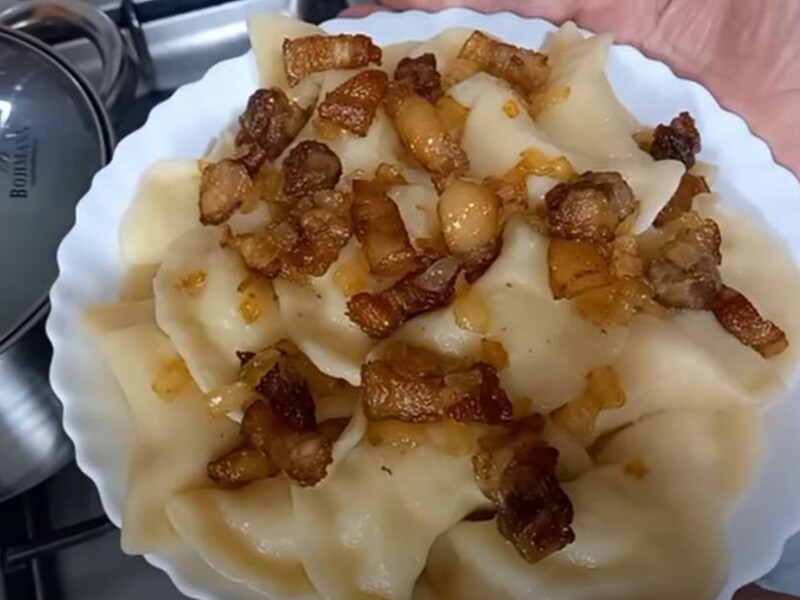 Добавьте это к муке – и вареники никогда не разварятся. Рецепт идеального эластичного теста