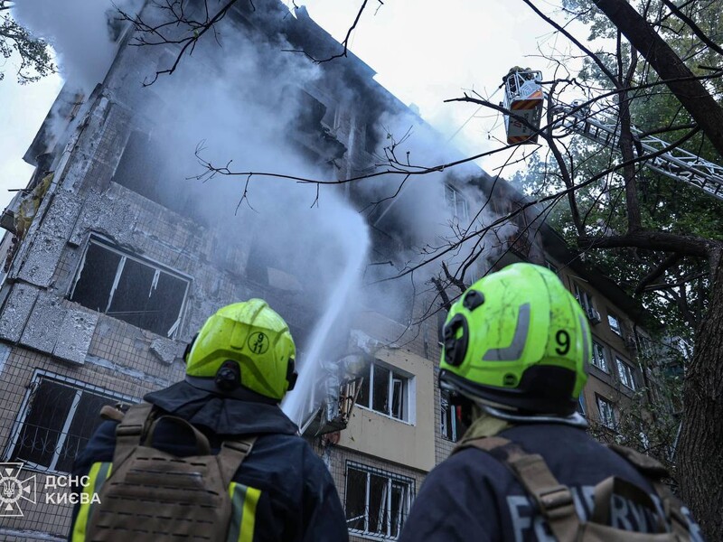 В Киеве растет количество погибших и раненых. Из-под завалов деблокировали тело ребенка