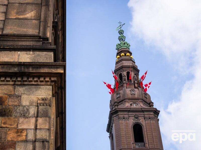 В Дании возле военных объектов снова заметили неизвестные дроны. Страна временно закроет воздушное пространство для БПЛА