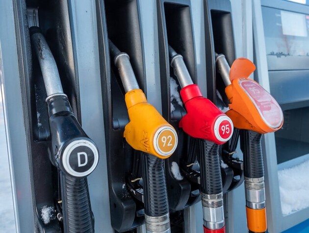 Окупаційна влада у Севастополі визнала проблеми з бензином і ввела обмеження на продаж