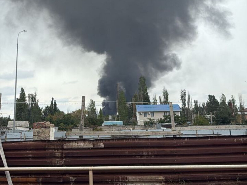 У Криму велика пожежа на нафтобазі у Феодосії, де розташований "Панцир-С1М" – соцмережі