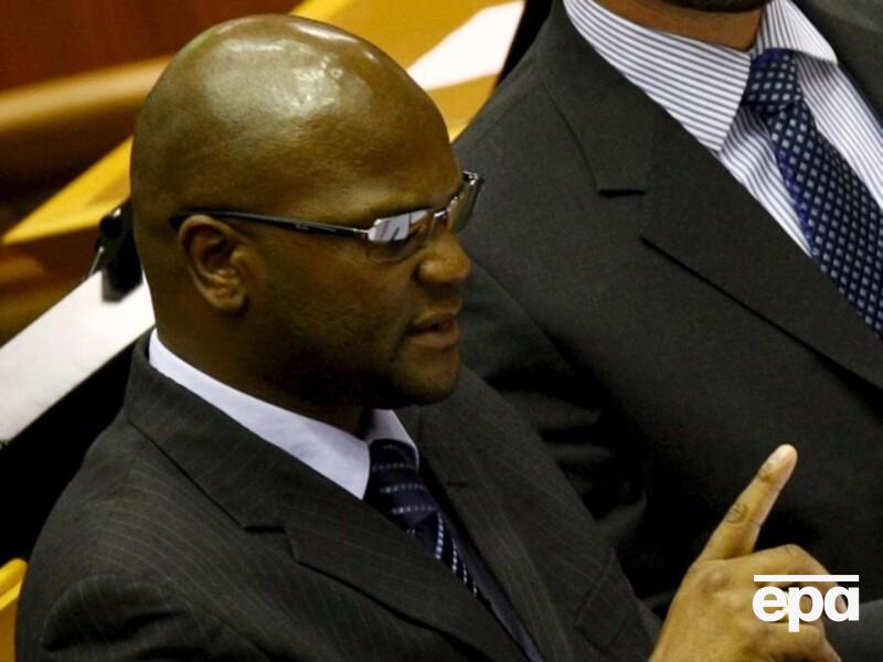 В Париже нашли мертвым посла ЮАР. Он мог выпрыгнуть с 22-го этажа отеля