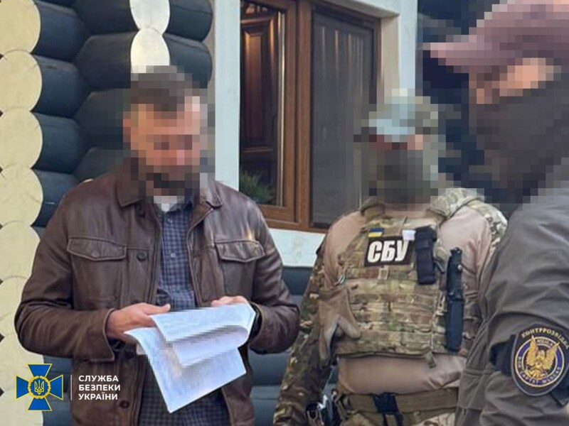 Дипломата підозрюють у тому, що він продавав росіянам українські паспорти для виїзду в ЄС – СБУ