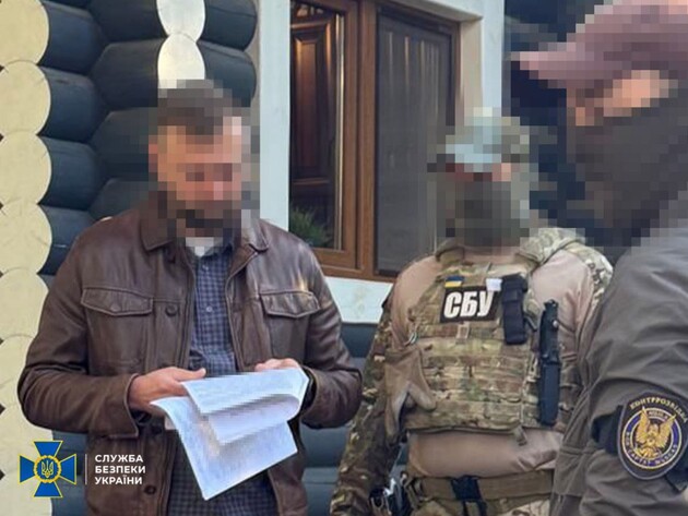 Дипломата подозревают в том, что он продавал россиянам украинские паспорта для выезда в ЕС – СБУ