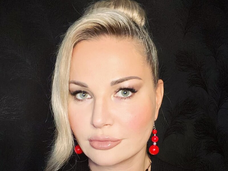 Суд у Москві заочно заарештував співачку Максакову