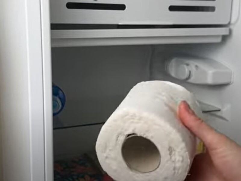 Если капнуть это на туалетную бумагу и оставить ее в холодильнике, там не будет вонять. Секретный трюк