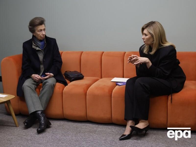 Сестра короля Великобританії Чарльза ІІІ таємно відвідала Київ. Про що вона говорила із Зеленською. Фото