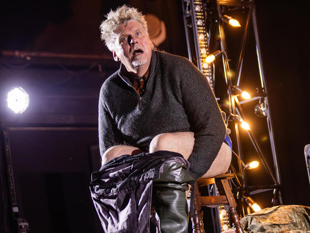 Новий очільник Молодого театру Мойсеєв презентує виставу. Про що вона?