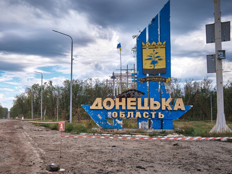 До 20 часов в сутки увеличили комендантский час в 12 общинах Донецкой области