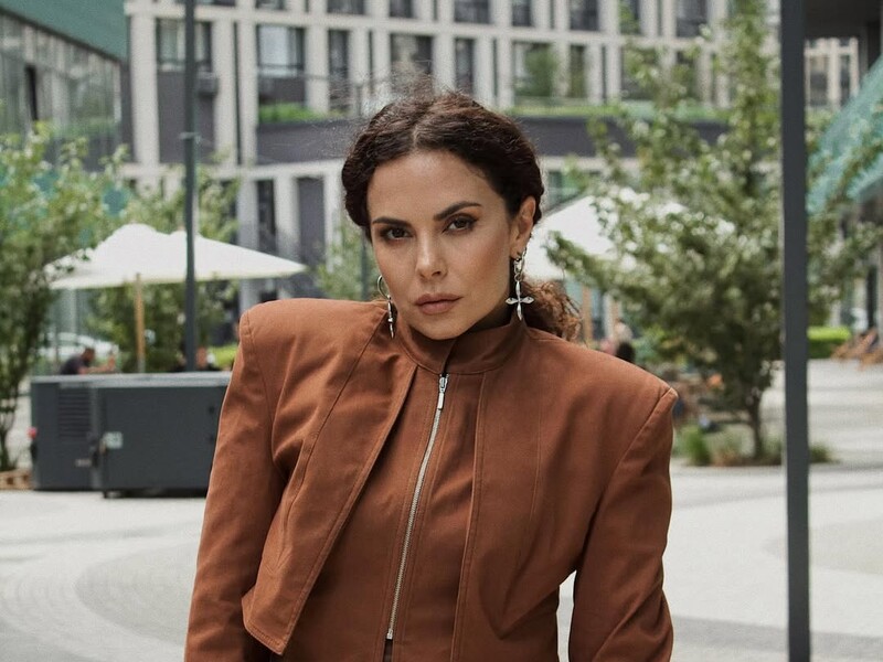 Переехавшая в США Каменских показала свой образ для осени