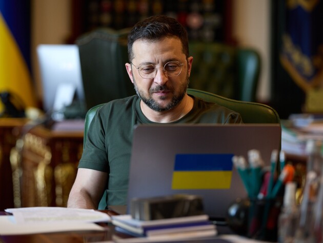 Зеленский подписал три санкционных указа. Против кого направлены ограничения?