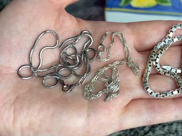 Если серебро загрязнилось – просто киньте его в эту смесь на две минуты. Результат гарантирован