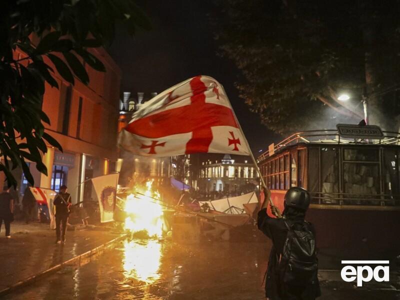 Протести у Грузії. Організаторів акції затримали, глава МВС країни заявив про "мирний розгін"