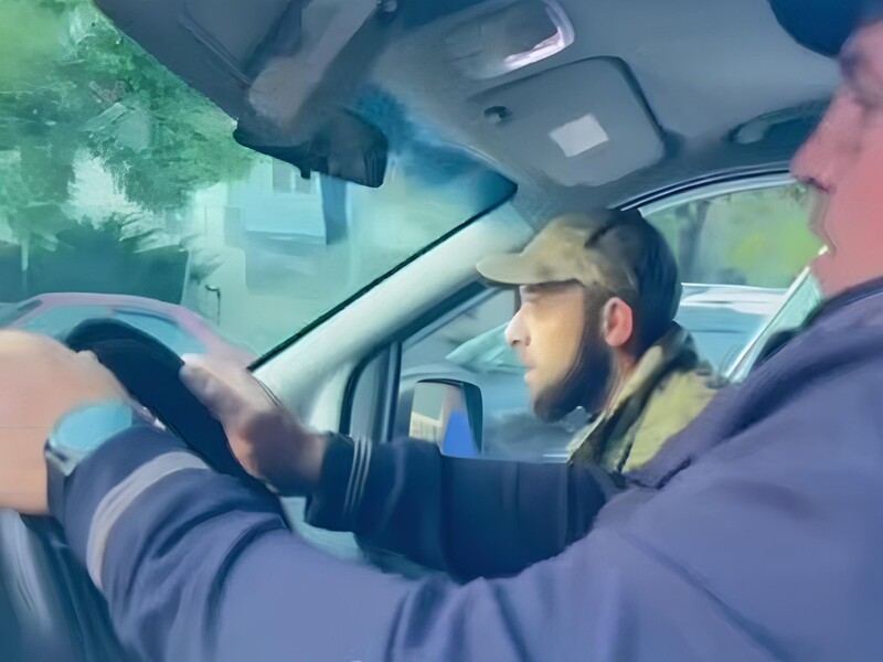 В Одесі місцеві і "швидка" завадили представникам ТЦК забрати військовозобов'язаного. Відео