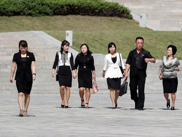 У Північній Кореї заборонили грудні імпланти. Таємні агенти розшукують жінок із силіконовими грудьми