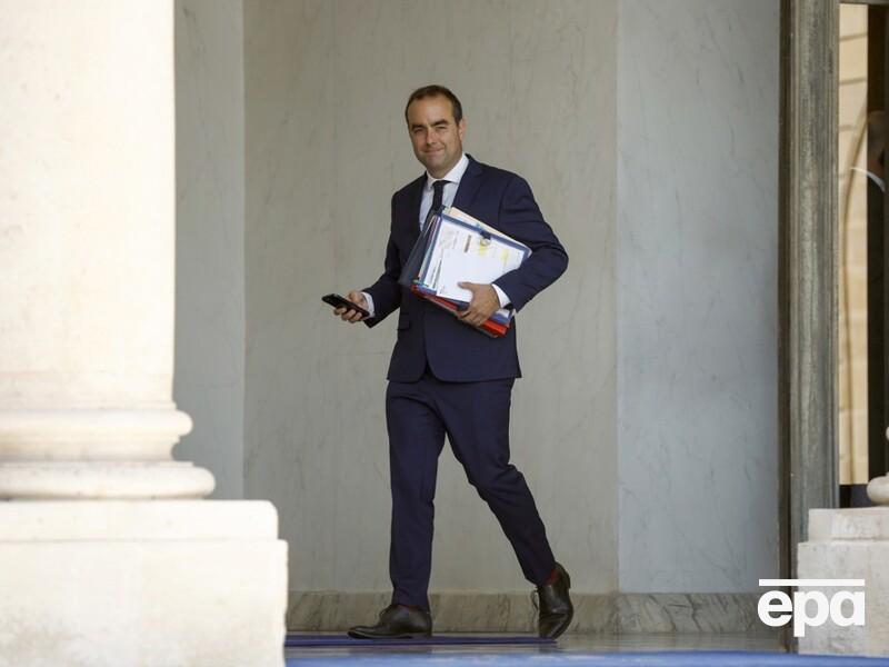 Новый премьер Франции Лекорню подал в отставку на следующий день после создания своего правительства