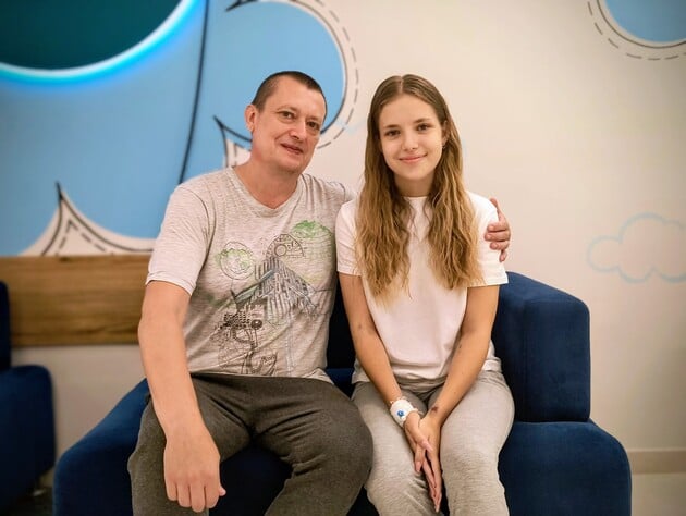 Після купання в озері 17-річній дівчині знадобилося пересаджування печінки. Для її порятунку з фронту приїхав батько