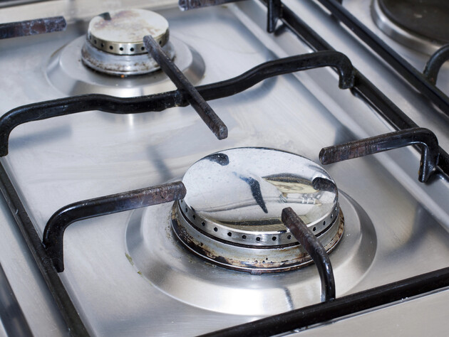 Как без света и газа подогреть на обычной плите еду или закипятить воду. Лайфхак от жителей Шостки