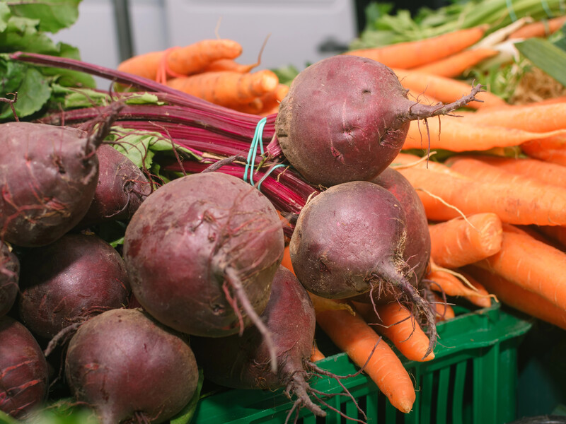 Залиште моркву й буряк у цьому місці – і вони чудово перезимують. Де зберігати овочі, якщо немає льоху